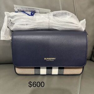 New Hampshire Mini
Brand new with tags. Never worn.